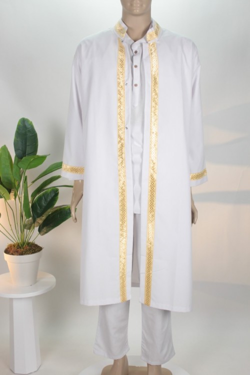 Sarı Şeritli Klasik Cüppe – Şerit Detaylı ve Birinci Sınıf İşçilikli Vakur Tasarım