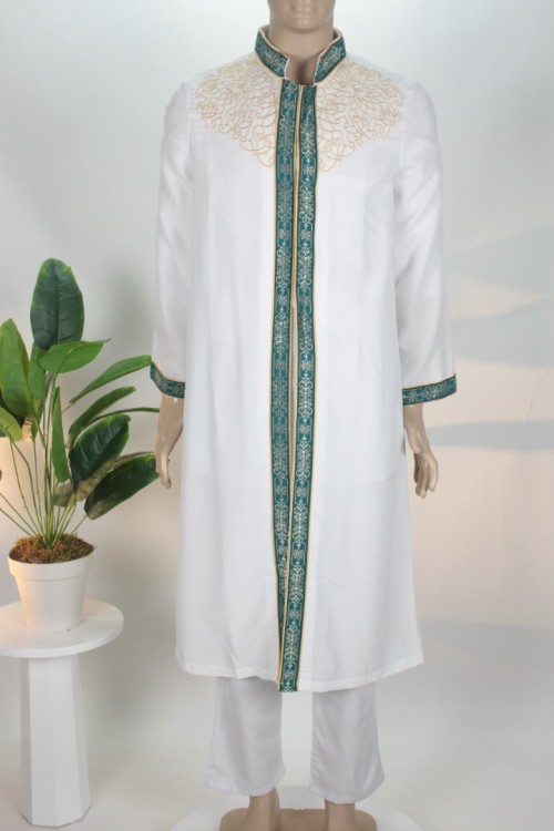 Yeşil Astarlı Lüx Nakışlı Cüppe – Birinci Sınıf Kumaş ve Göz Alıcı Gold Nakış Detaylı