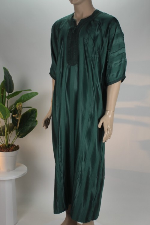 Yeşil İthal Kumaş Fas Fistanı – Gold Nakış İşlemeli ve Kendinden Desenli Lüx Erkek Entari