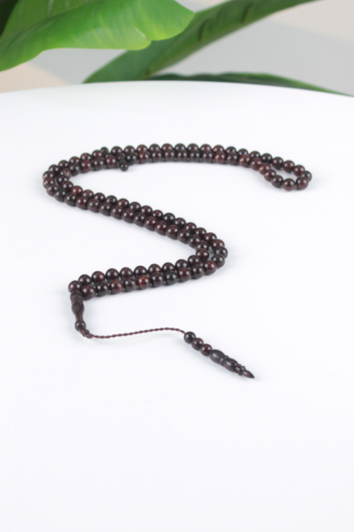 8 mm Kınalı Mısır Kuka 99’lu Namaz Tesbihi – Ele Oturan Büyük Tane, Özel Sistem İmameli ve Koleksiyonluk Doğal Tespih