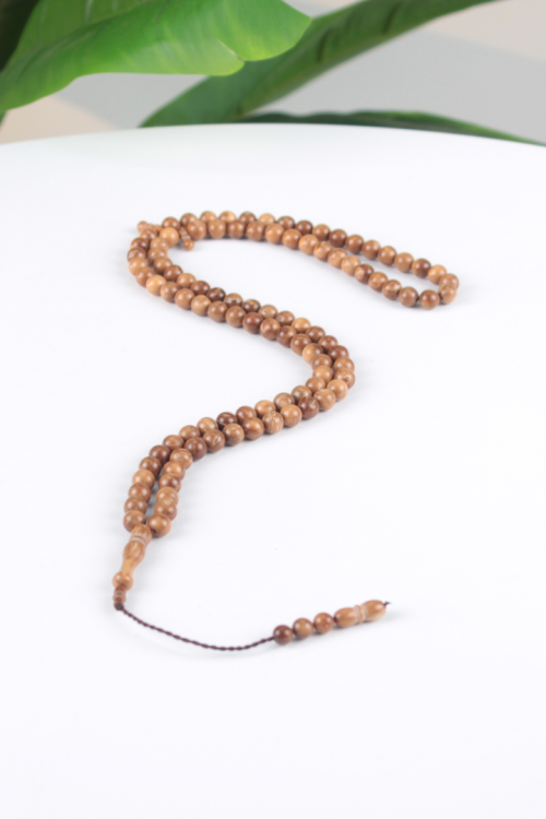 8 mm Mısır Kuka 99’lu Namaz Tesbihi – Özel Sistem İmameli, Ele Oturan Tok Tane ve Zamanla Parlayan Doğal Tespih