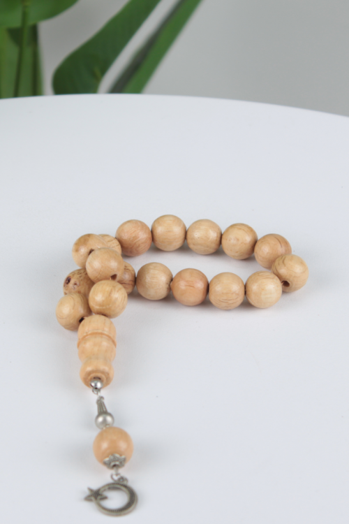 17’li Ceviz Ağacı Tesbih – Hakiki Doğal Ahşap, İri Tane Yapısı ve Koleksiyonluk Maskot Zikir Tesbihi