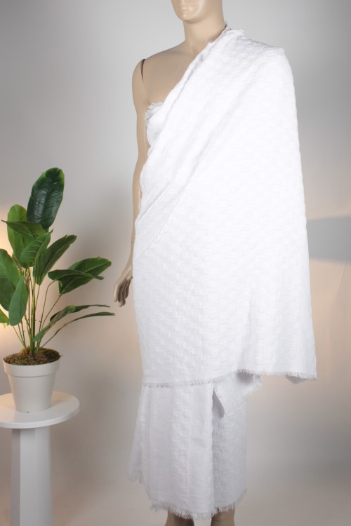 Zirve Seri Kare Desenli İhram – 1500 Gram %100 Saf Pamuk Ultra Lüx Havlu Dokulu