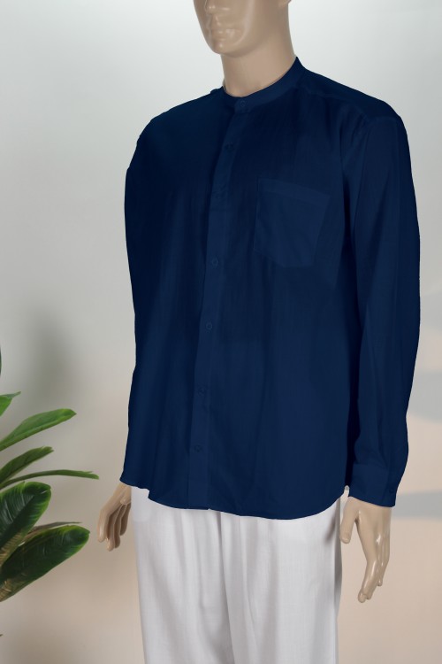 Koyu Lacivert Klasik Keten Gömlek – Nefes Alan Doğal Doku ve Rahat Kesim Erkek Gömleği