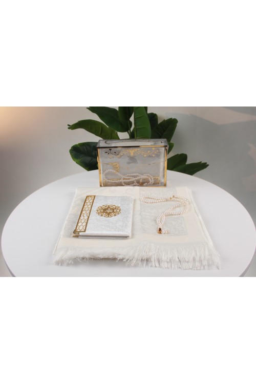 Beyaz Çantalı Seccadeli Üçlü Set