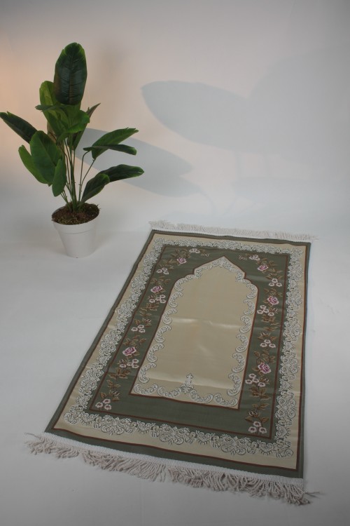 Yeşil Lüx Kabartmalı Saten Astarlı Seccade