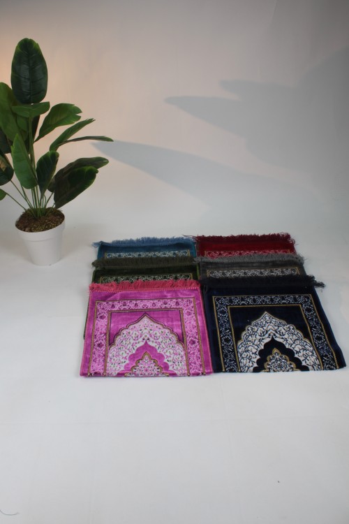 Kırmızı Çocuk Seccadesi