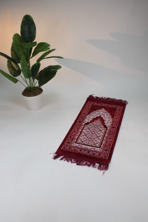 Kırmızı Çocuk Seccadesi