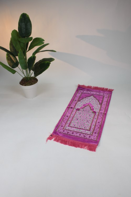 Pembe Çocuk Seccadesi