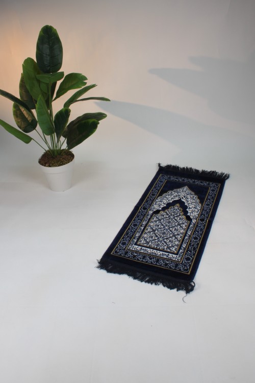 Siyah Çocuk Seccadesi