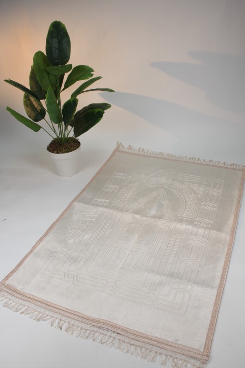 Beyaz Peluş Seccade