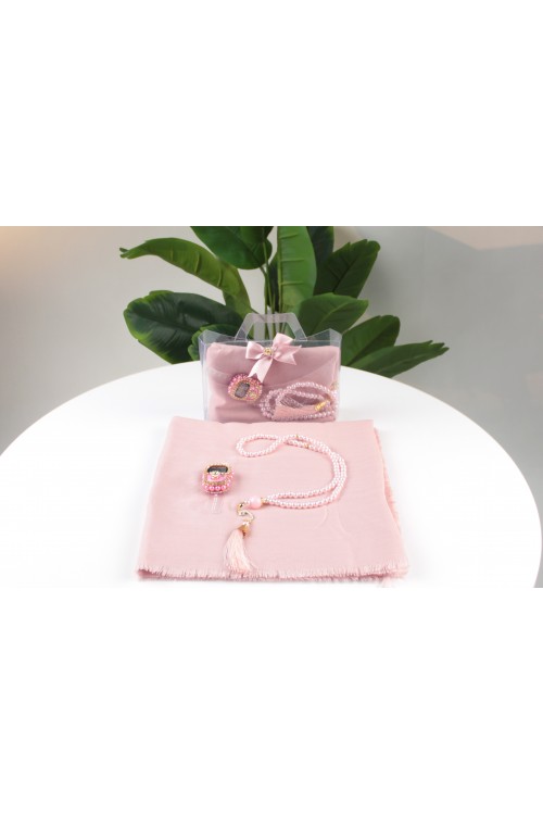 Pembe Yazmalı Üçlü İbadet Seti – Mevlüt, Hac ve Umre İçin Şık Hediyelik Set