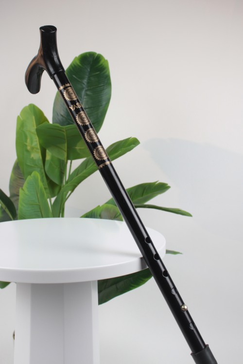 Siyah Metal Ayarlanabilir Baston – Ergonomik Saplı, Hafif ve Güvenli Denge Desteği