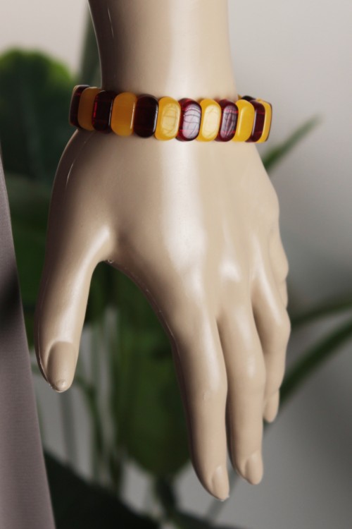 Beyrut Kehribar İmitasyon Bileklik – Arpa Kesim, Çift Renkli Tasarım ve Esnek Yapılı Şık Aksesuar