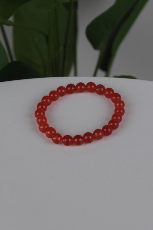8 mm Kızıl Akik Doğal Taş Bileklik – Parlak Dokulu, Canlı Kızıl Tonları ve Esnek Yapılı Şık Enerji Aksesuarı