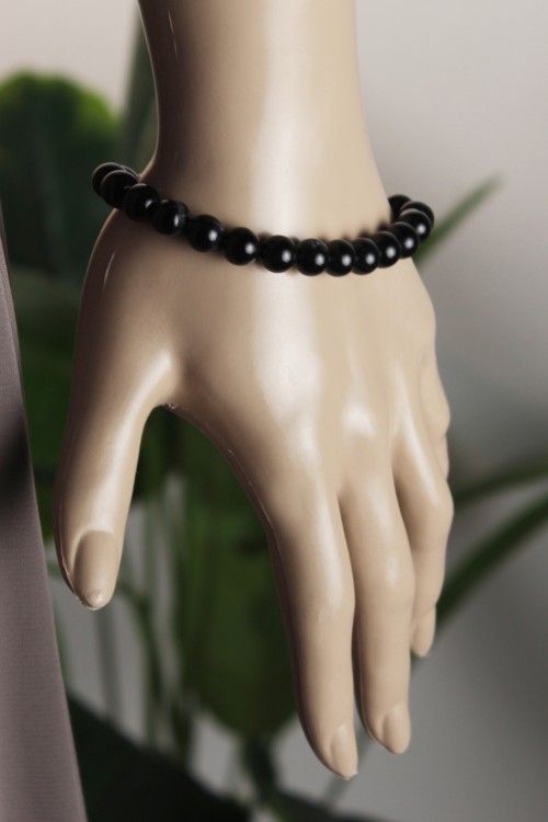 8 mm Siyah Akik Doğal Taş Bileklik – Parlak Dokulu, Asil Siyah Tonları ve Esnek Yapılı Şık Enerji Aksesuarı