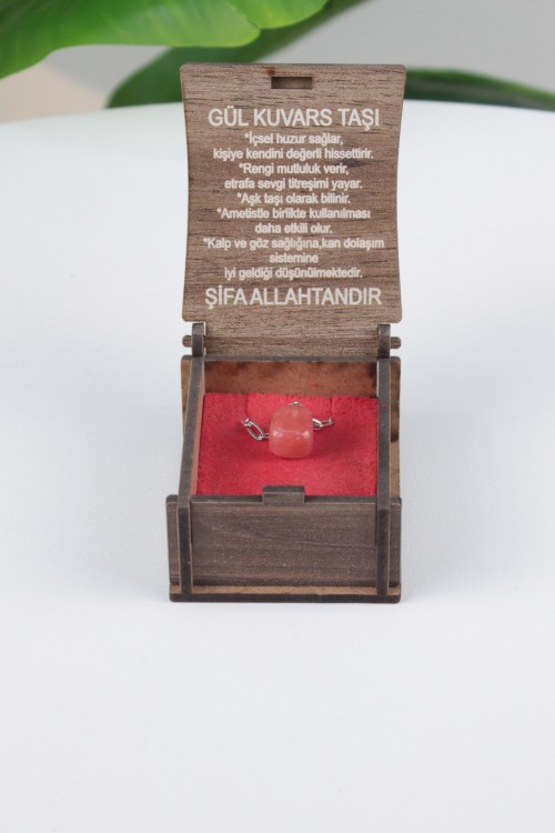 Gül Kuvars Taşı Özel Ahşap Kutulu Doğal Taş Kolye Koleksiyonu – Hakiki Şifalı Taşlar, Bilgi Kartlı ve Hediye Konseptli Tasarım Kolyeler