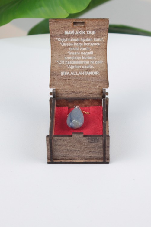 Mavi Akik Taşı Özel Ahşap Kutulu Doğal Taş Kolye Koleksiyonu – Hakiki Şifalı Taşlar, Bilgi Kartlı ve Hediye Konseptli Tasarım Kolyeler