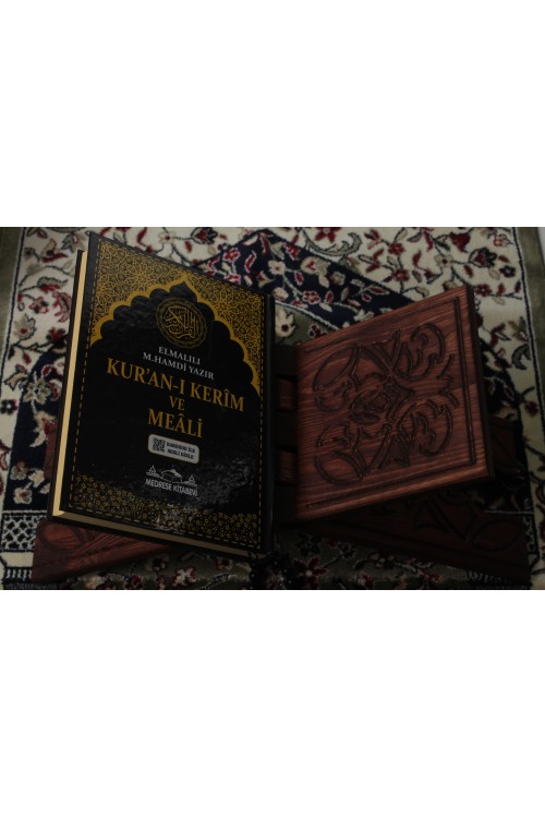 Mealli Siyah Cami Boy Kur'an-ı Kerim – Lüks Termoteri Ciltli, Türkçe Mealli ve Çok İri Puntolu İbadet Rehberi