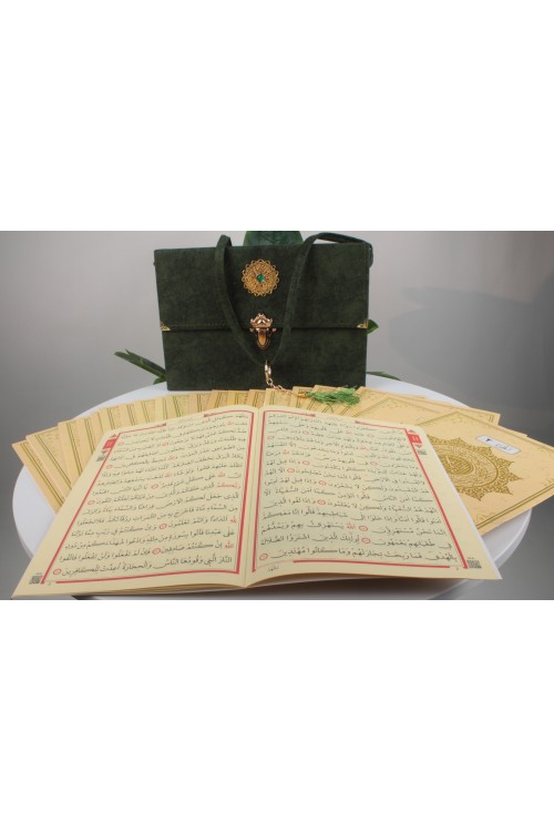 Yeşil Rahle Boy Cüzlü Kuran-ı Kerim Seti – 30 Cüz, Şamua Kağıt, Lüks Kadife Çantalı ve Kolay Okunuşlu Hattat Tasarımı