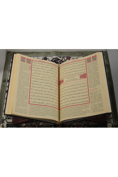 Siyah Rahle Boy Kur'an-ı Kerim – Lüks Termoteri Ciltli, Türkçe Mealli, Okunuşlu ve Bilgisayar Hatlı Büyük Boy İbadet Rehberi