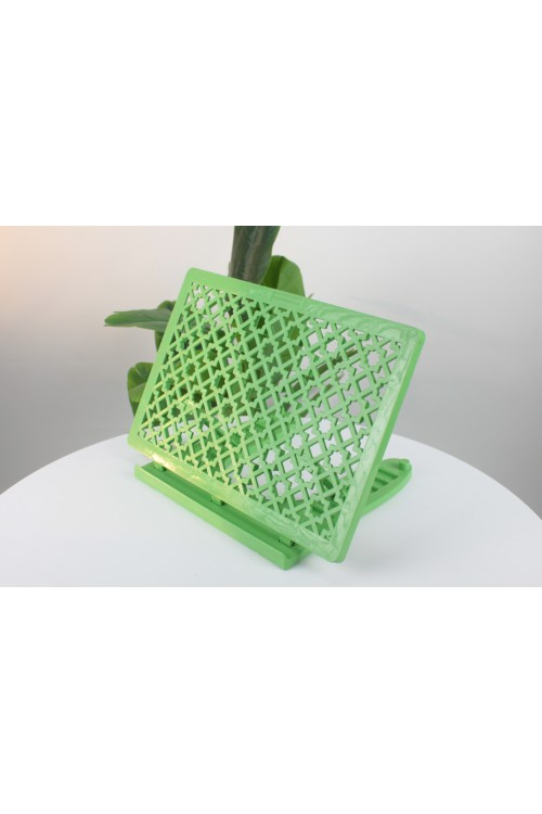 Yeşil Ayarlanabilir Plastik Masaüstü Rahle – Geometrik Selçuklu Desenli, Kademeli ve Katlanabilir Kitap Okuma Standı