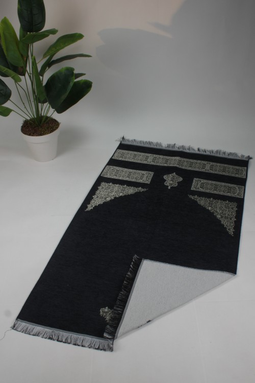 Siyah-2 Kabe Kapısı Desenli Seccade – Jakarlı Dokuma, Pamuklu ve Manevi Değeri Yüksek Hac-Umre Hediyelik Namazlığı