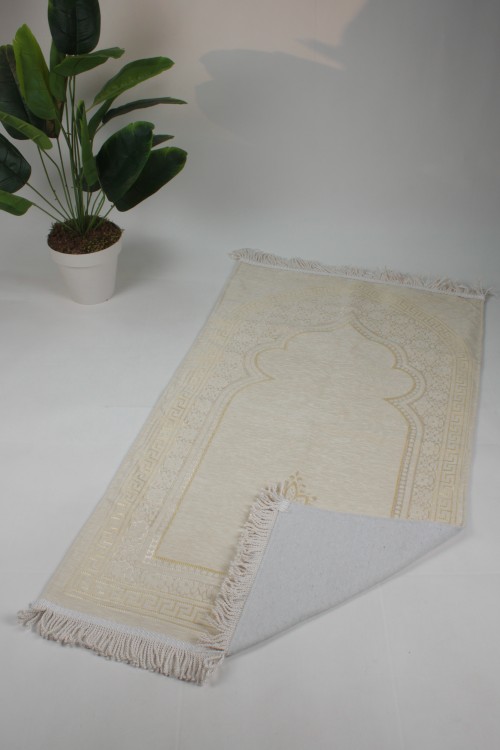 Krem Astarlı Sırma Seccade – 1. Sınıf İşçilik, Jakarlı Dokuma, Özel Saçaklı ve Lüks Çeyizlik/Hediyelik Namazlık