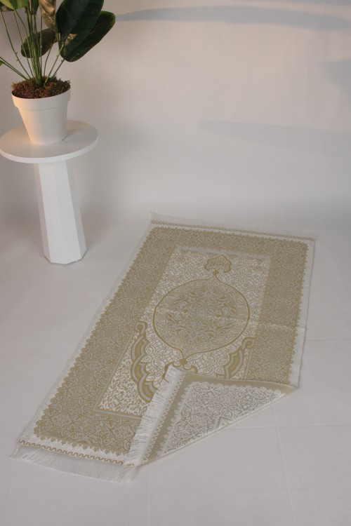 Krem 1. Sınıf Tafta Seccade – Osmanlı Madalyon Desenli, Hafif ve Parlak Dokulu Lüks Dağıtmalık Seccade