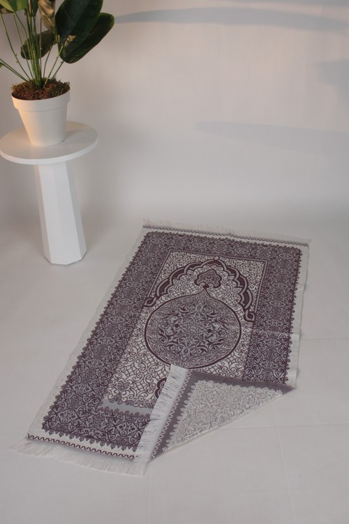 Siyah 1. Sınıf Tafta Seccade – Osmanlı Madalyon Desenli, Hafif ve Parlak Dokulu Lüks Dağıtmalık Seccade