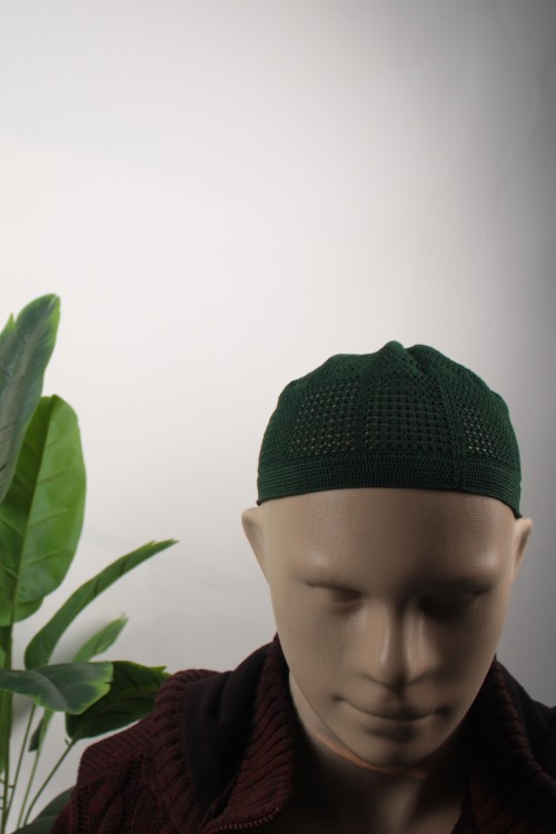 Koyu Yeşil 12'li Paket Kaliteli Örgü Takke – Hac ve Umre İçin  Esnek ve Hijyenik Poşetli Hediyelik Erkek Takke Seti