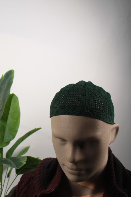 Koyu Yeşil 12'li Paket Kaliteli Örgü Takke – Hac ve Umre İçin  Esnek ve Hijyenik Poşetli Hediyelik Erkek Takke Seti