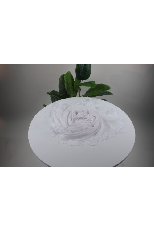 75x150 cm Mevlüt Örtüsü – Kenarı El İşçiliği Dantel Detaylı, Şifon Dokulu ve Cemiyetler İçin Şık Beyaz Namaz Örtüsü