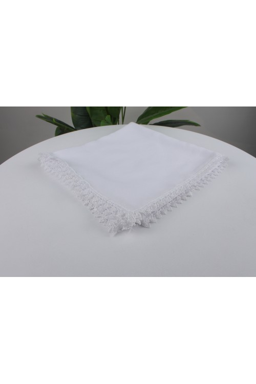 Güpürlü-1 110 cm Gümüşlü Virt Örtüsü – Kenarı Gümüş Rengi Dantel İşlemeli, Hac ve Umre İçin Uygun Şık ve Beyaz Başörtüsü