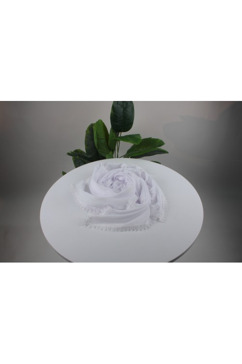 Güpürlü-1 110 cm Gümüşlü Virt Örtüsü – Kenarı Gümüş Rengi Dantel İşlemeli, Hac ve Umre İçin Uygun Şık ve Beyaz Başörtüsü